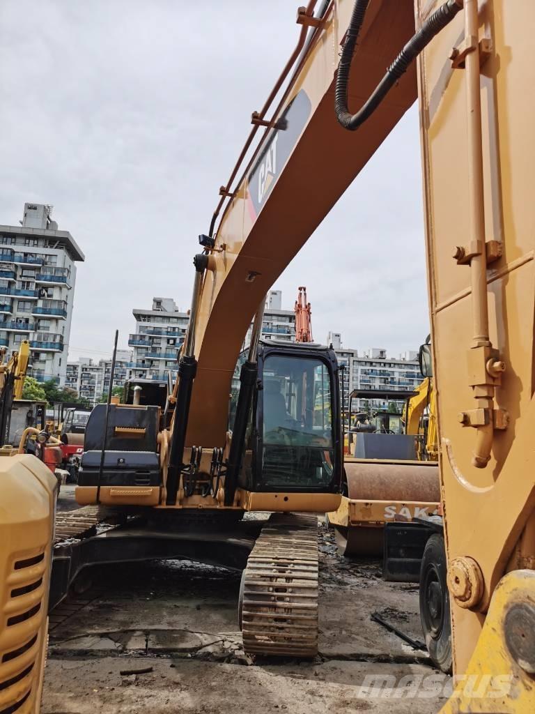 CAT 323D Gravemaskiner på larvebånd