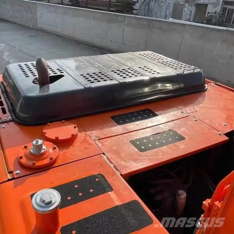 Hitachi ZX 200 Gravemaskiner på larvebånd