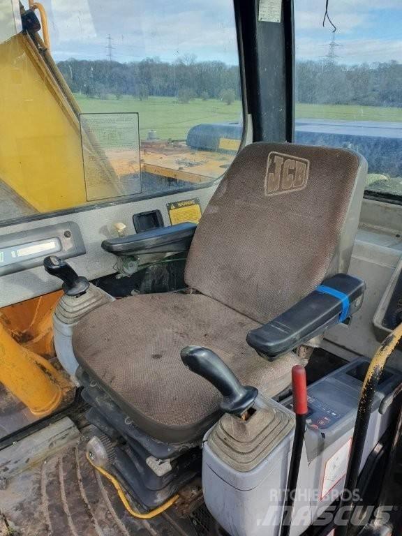 JCB JS 130 Gravemaskiner på larvebånd