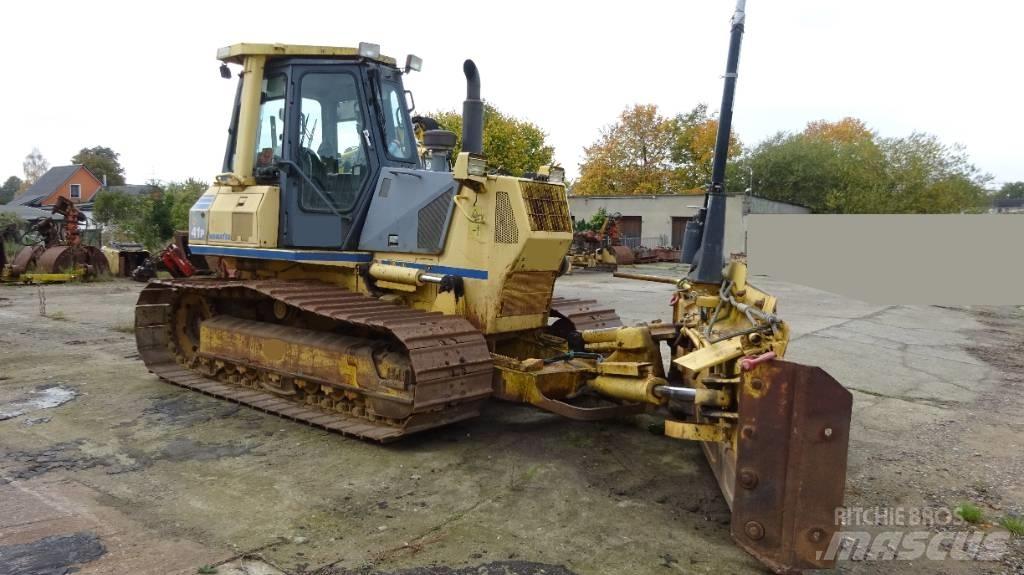 Komatsu D 41 P-6 Bulldozer på larvebånd