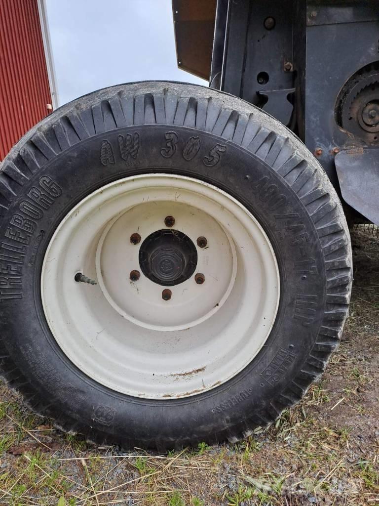 New Holland BR 7060 Rundballe-pressere