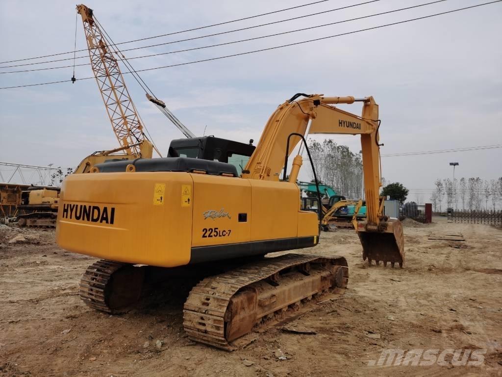 Hyundai R225LC-7 Gravemaskiner på larvebånd