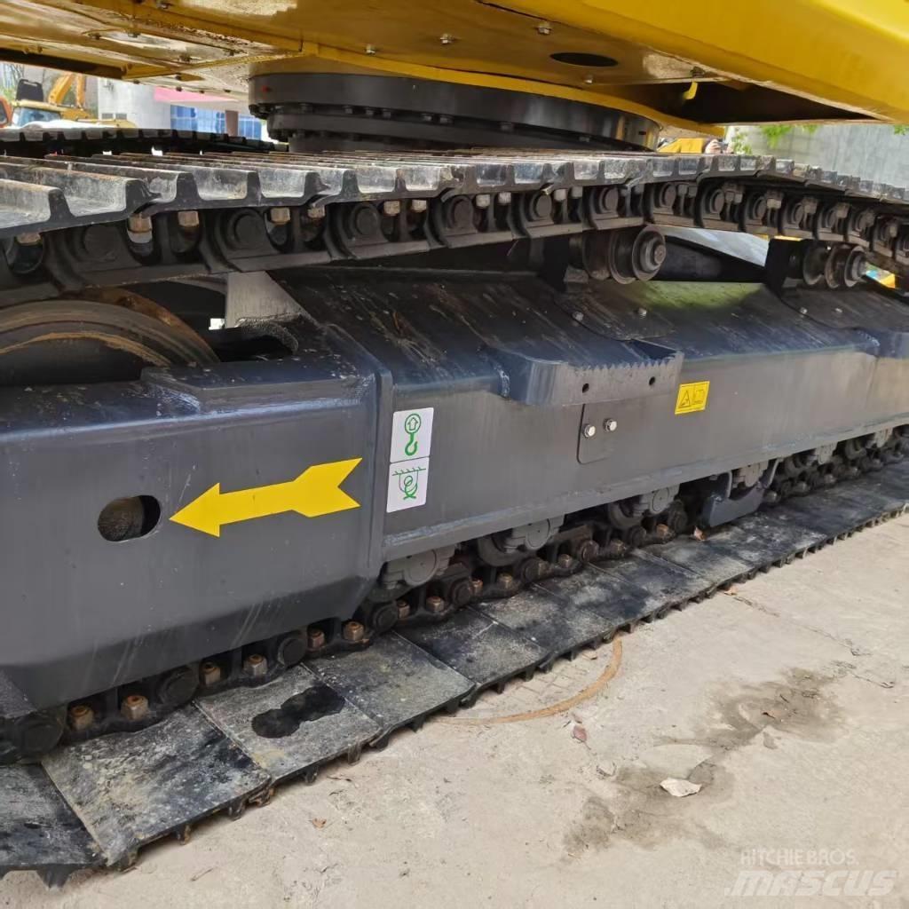Komatsu PC 200-8 Gravemaskiner på larvebånd