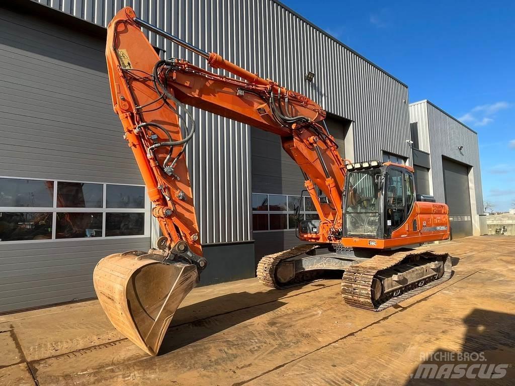 Doosan DX255LC-3 Gravemaskiner på larvebånd