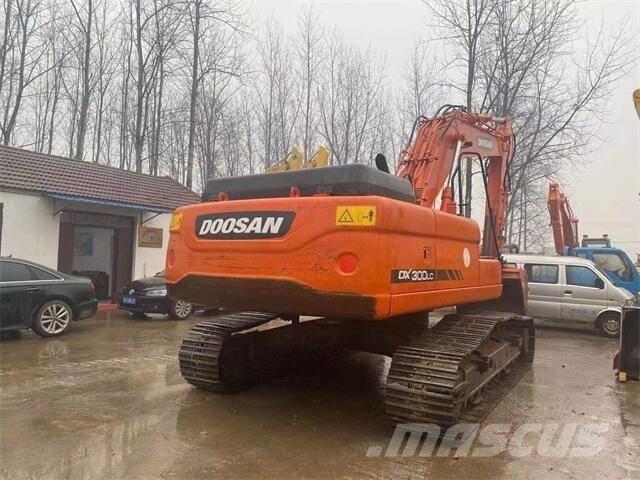 Doosan DX300 Gravemaskiner på larvebånd