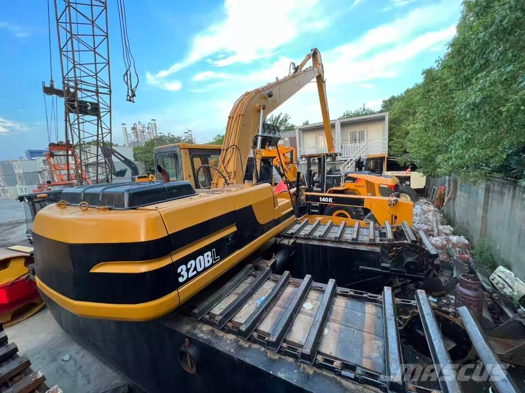 CAT 320 B L Amfibiegravemaskine
