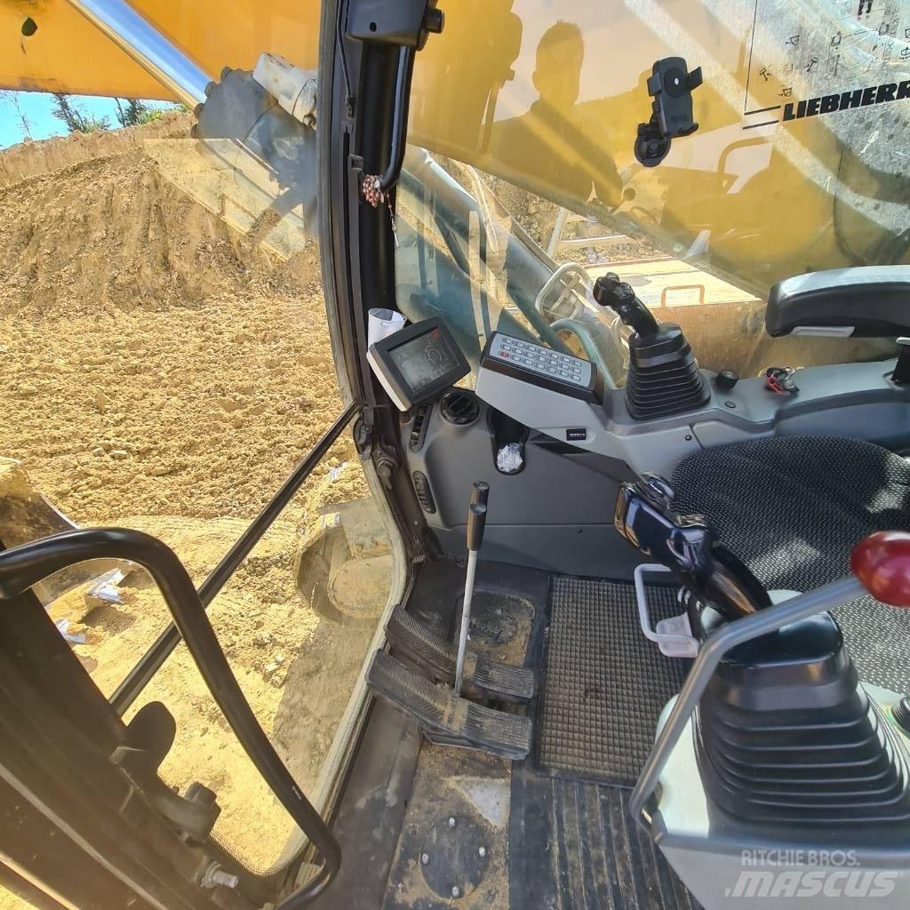 Liebherr R 936 LC Gravemaskiner på larvebånd