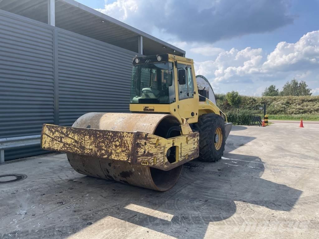 Bomag BW 216 DH-4 Enkelt tromle