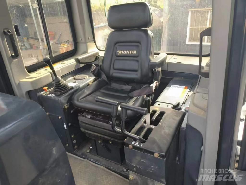 Shantui SD 16 Bulldozer på larvebånd