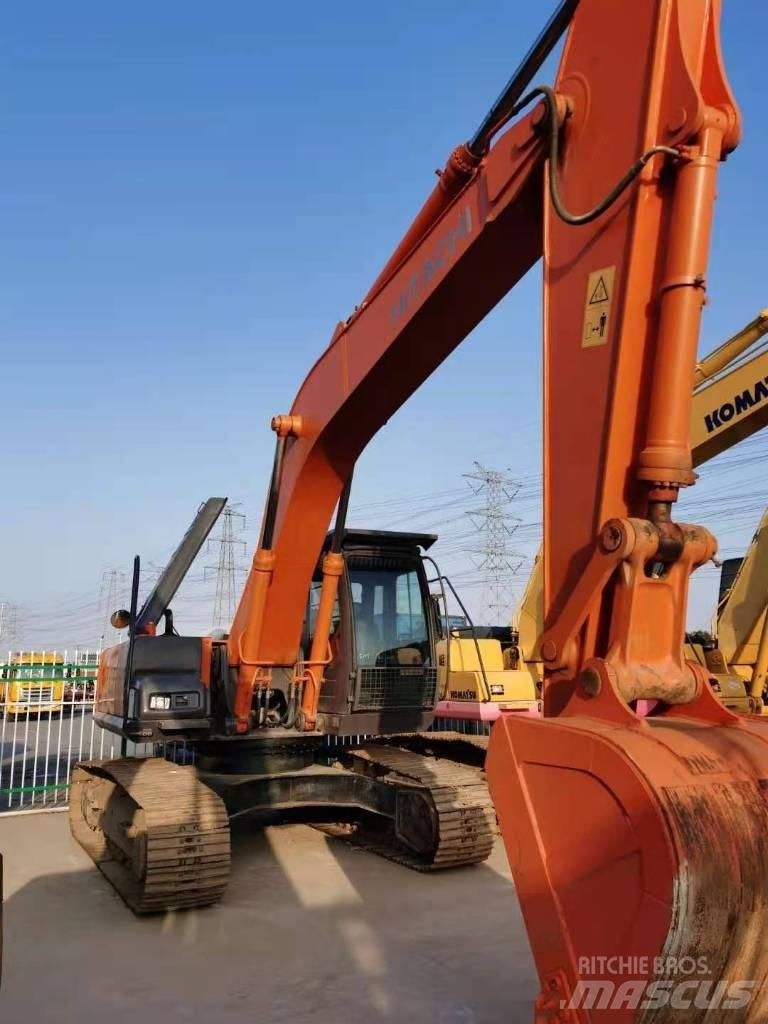 Hitachi ZX 210 Gravemaskiner på larvebånd
