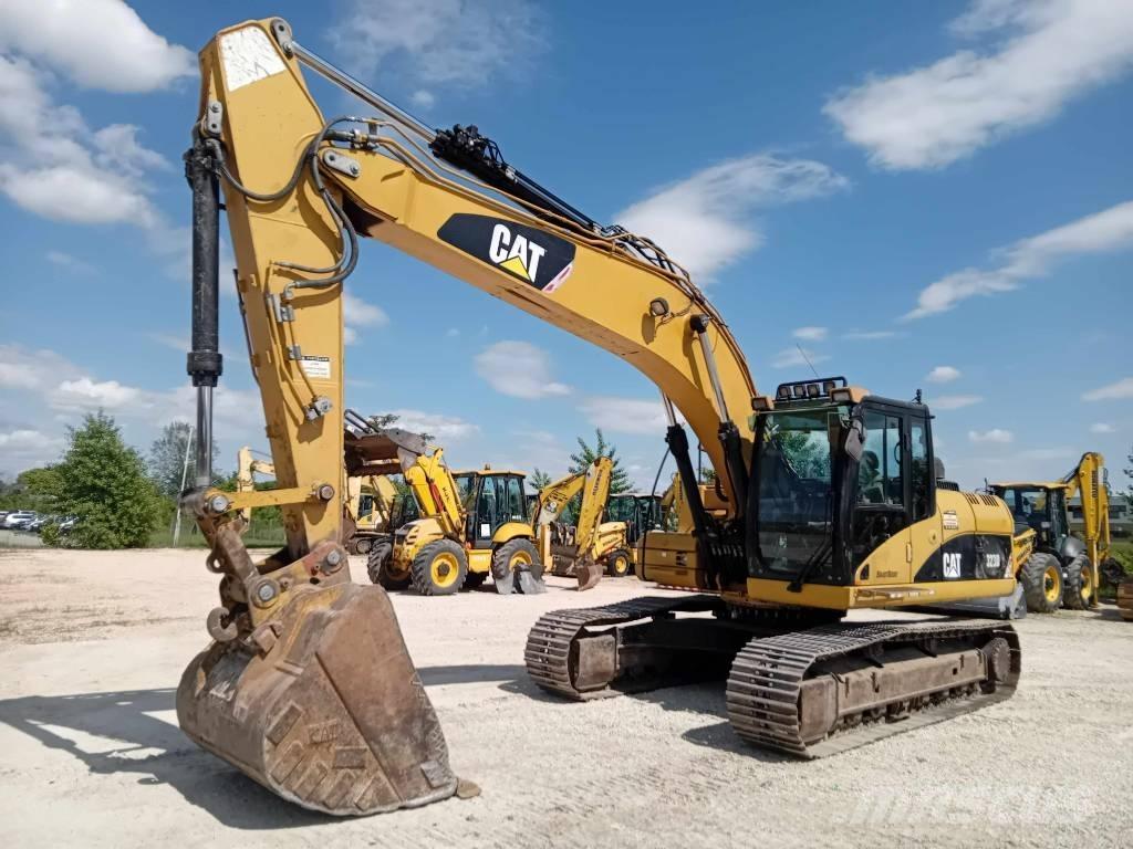 CAT 323 D L Gravemaskiner på larvebånd