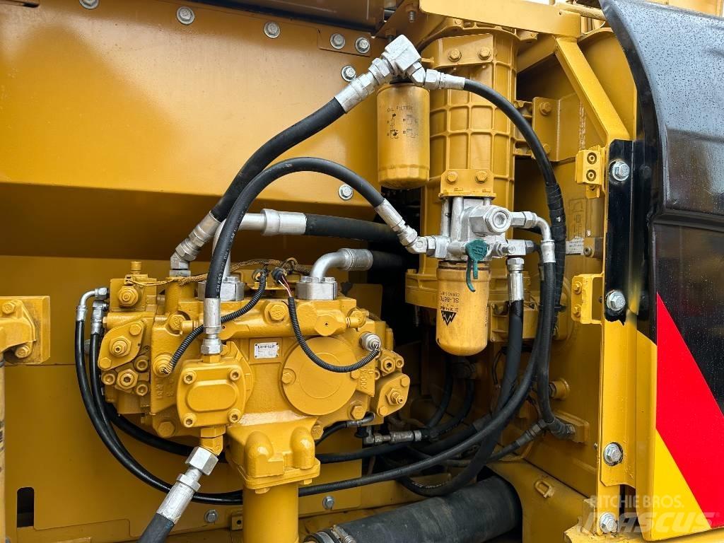 CAT 320 Gravemaskiner på larvebånd