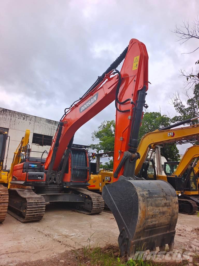 Doosan DX 300LC Gravemaskiner på larvebånd