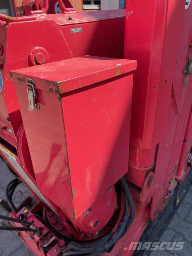 Unic URW-095 Kraner på larvebånd