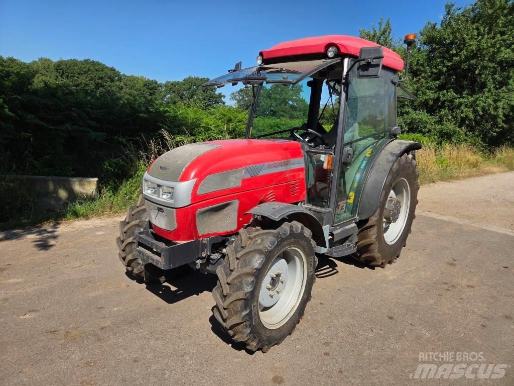 McCormick F 90 Traktorer