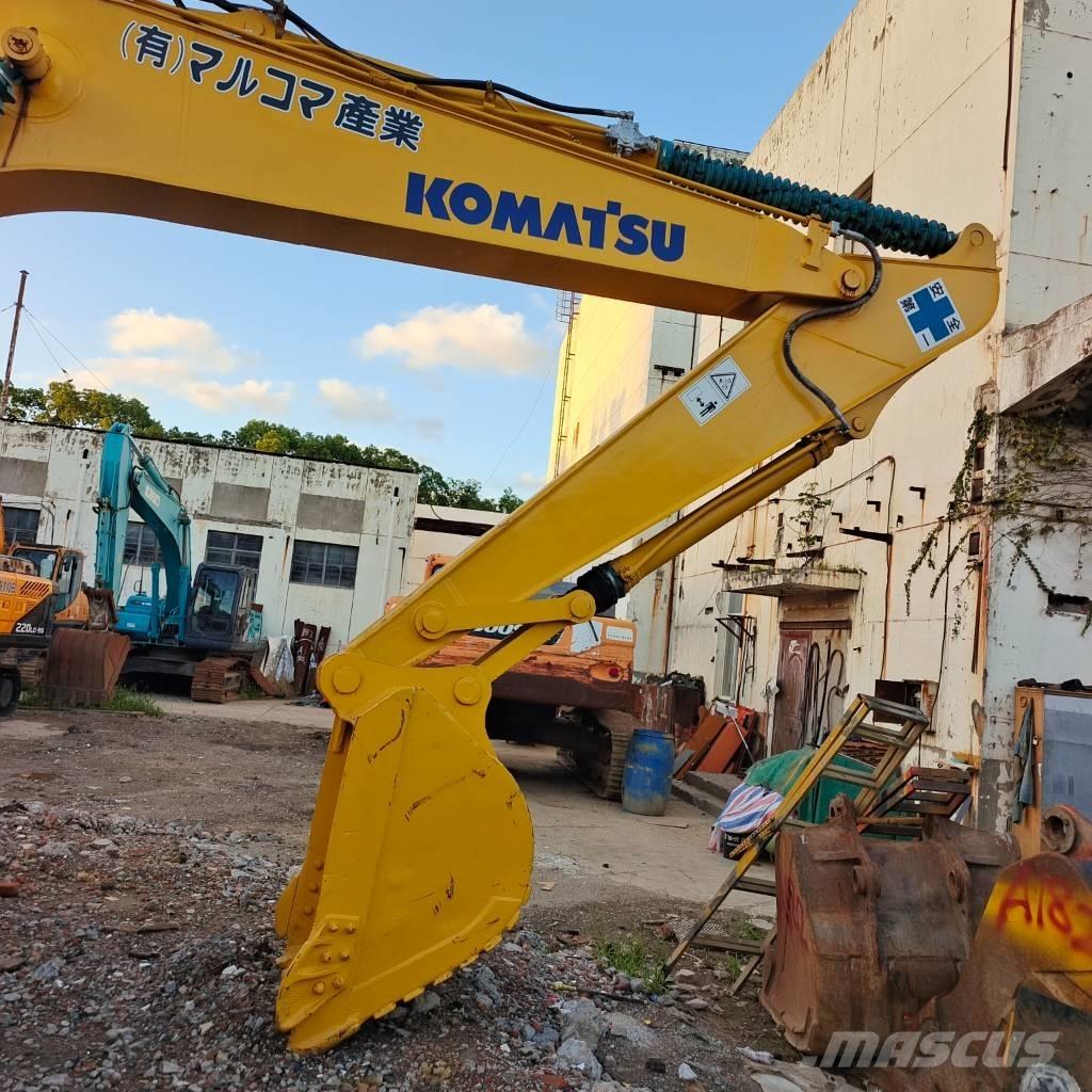 Komatsu PC220 Gravemaskiner på larvebånd