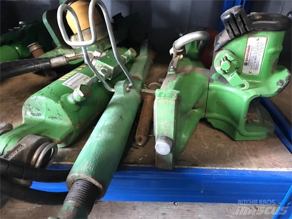 John Deere 6215R Traktorer