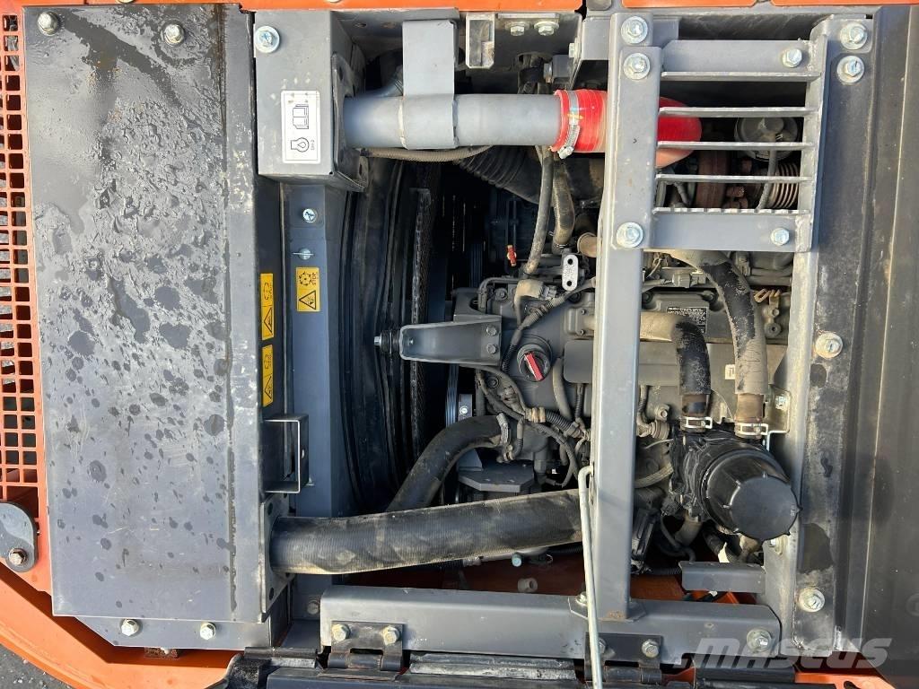Hitachi ZX 130-6 Gravemaskiner på larvebånd