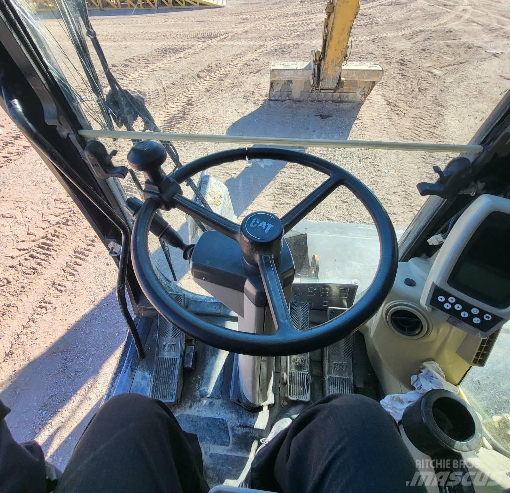 CAT M 322 C HCR Gravemaskiner på hjul
