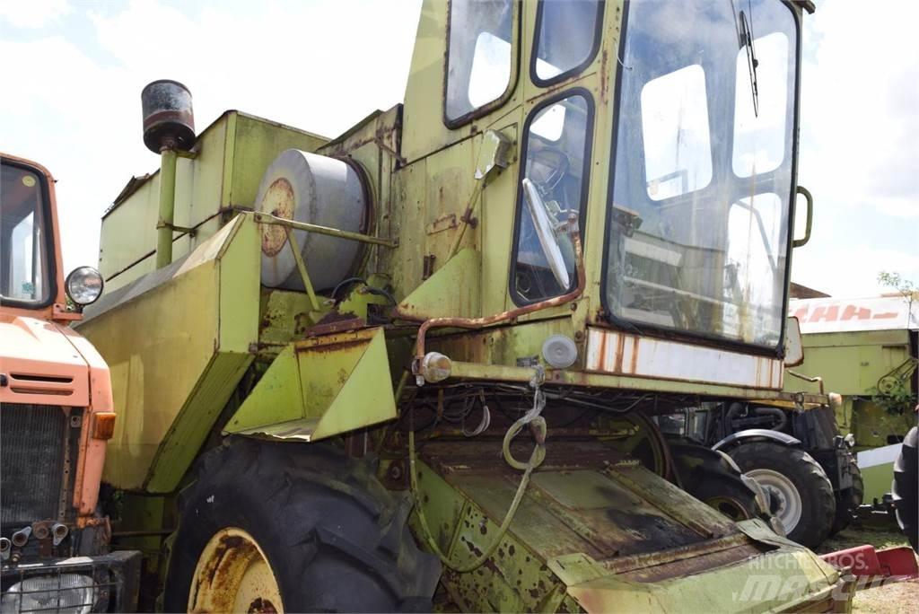 CLAAS Dominator 80 Mejetærskere