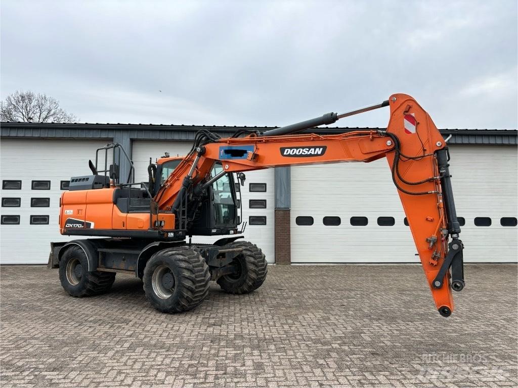 Doosan DX 170 W Gravemaskiner på hjul