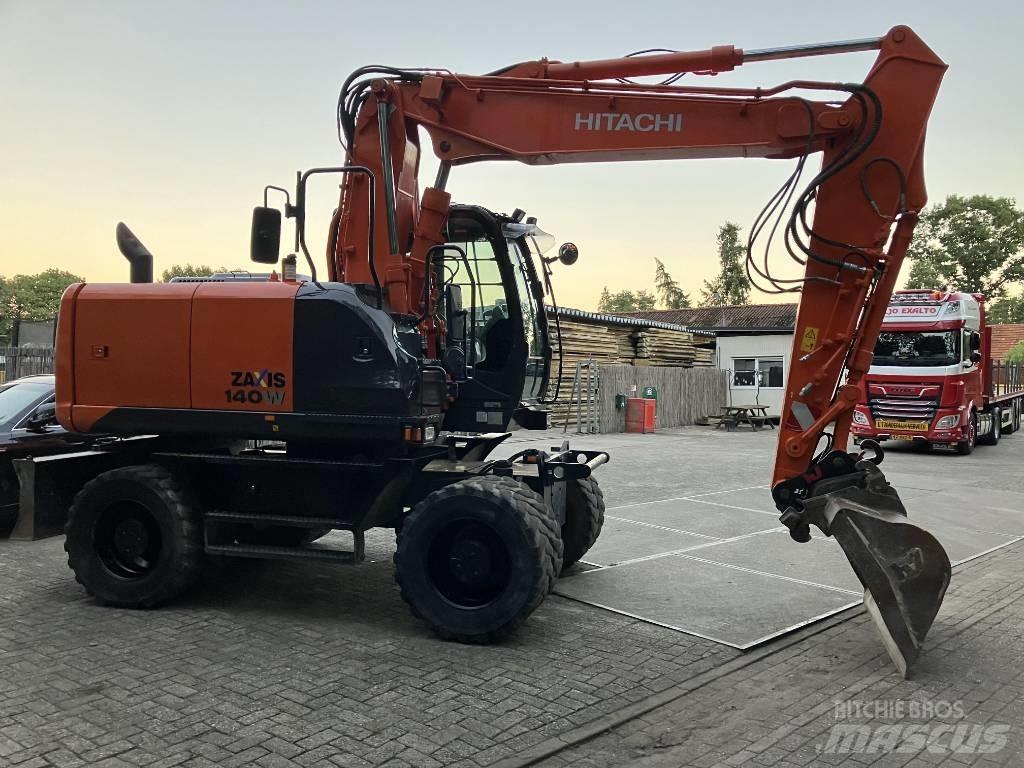 Hitachi ZX140-5B Gravemaskiner på hjul