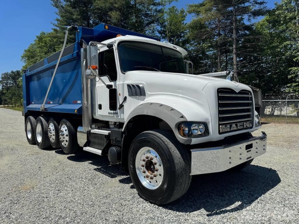 Mack GU 713 Lastbiler med tip