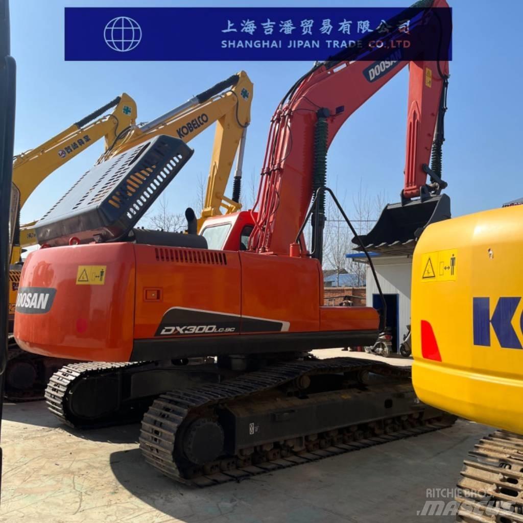 Doosan DX 300 Gravemaskiner på larvebånd