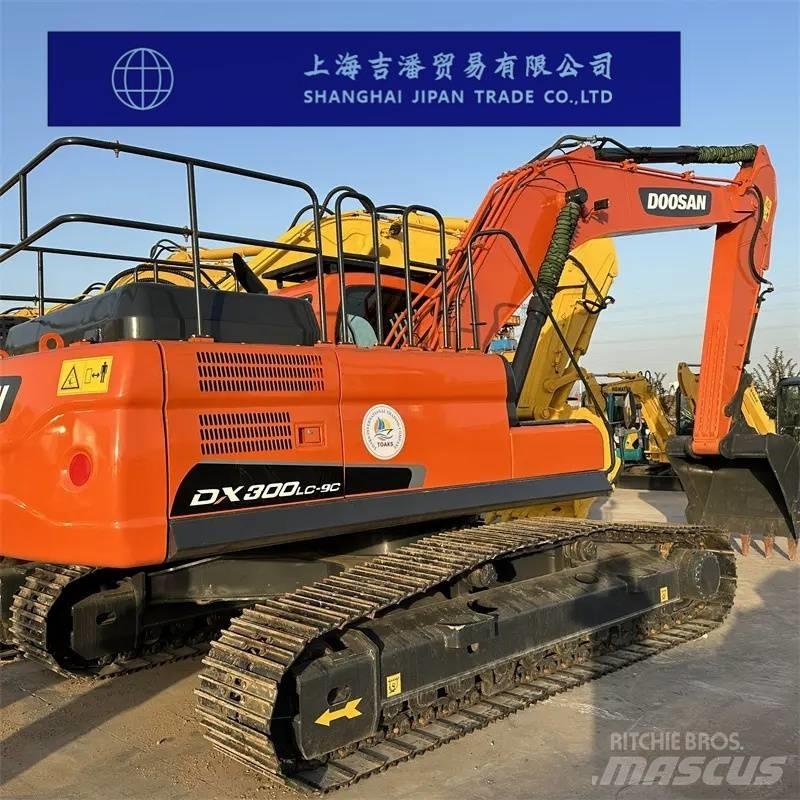 Doosan DX 300 Gravemaskiner på larvebånd