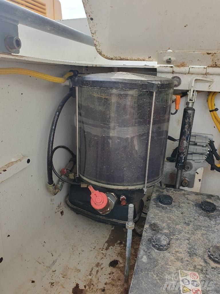 Liebherr R 926 LC Gravemaskiner på larvebånd