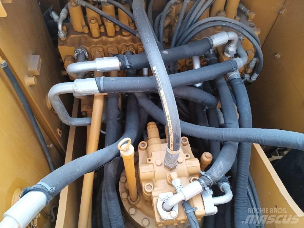 CAT 320D2 Midi-gravemaskiner 7t - 12t