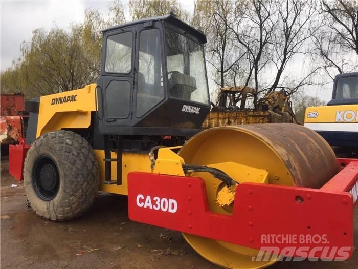 Dynapac CA 30 D Enkelt tromle