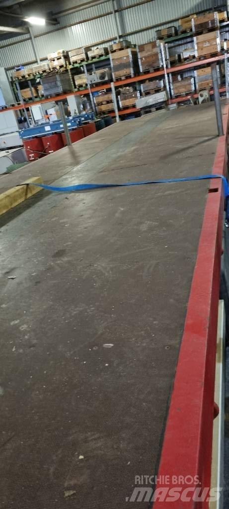 Broshuis XL Semi-trailer med lad/flatbed