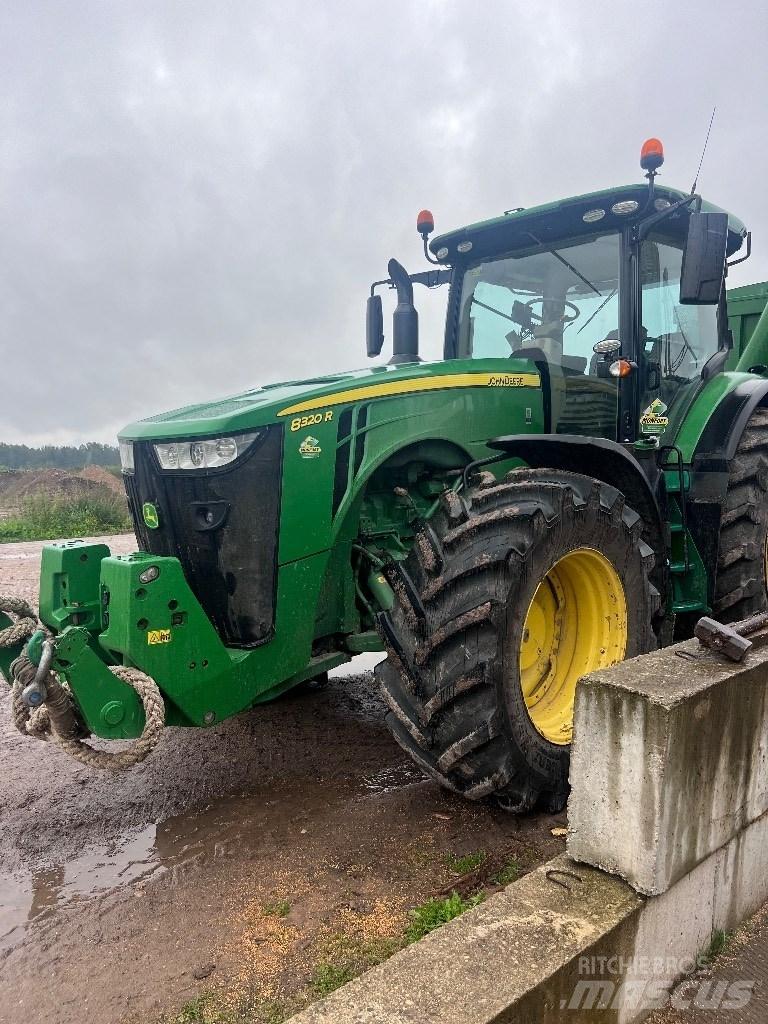 John Deere 8320R Traktorer