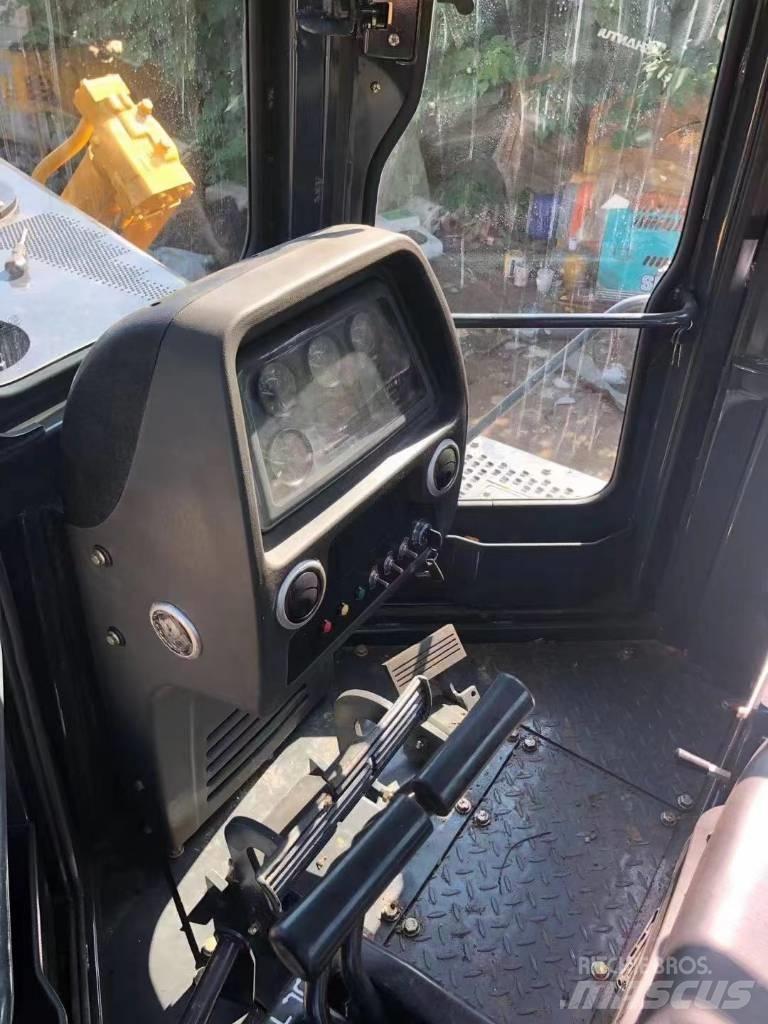 Shantui SD 22 Bulldozer på larvebånd