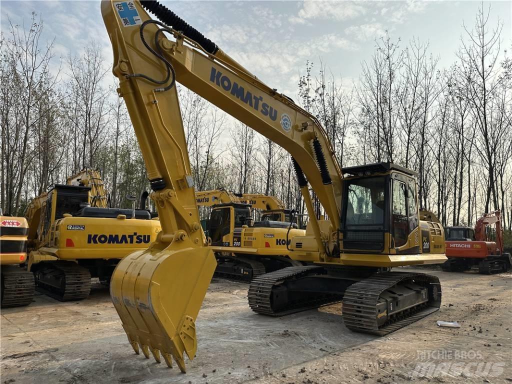Komatsu PC200-8 Gravemaskiner på larvebånd