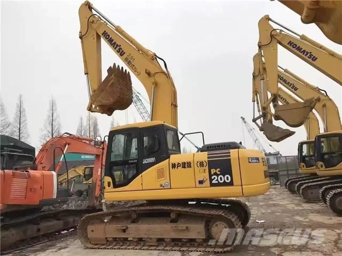 Komatsu PC 200-7 Gravemaskiner på larvebånd