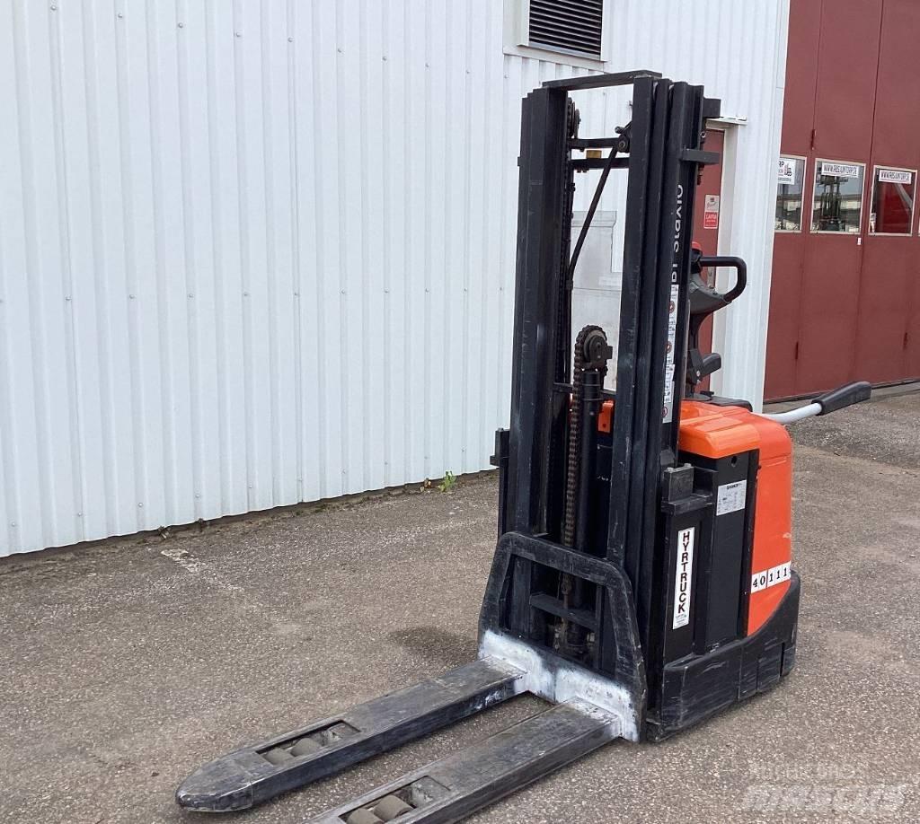 BT SPE 125 Selvkørende stablere