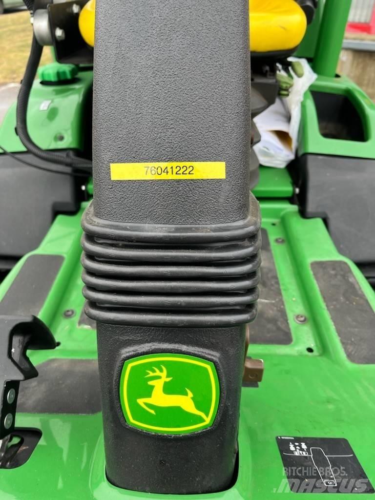 John Deere 7400A Terræn-, trimme- og kantklippere