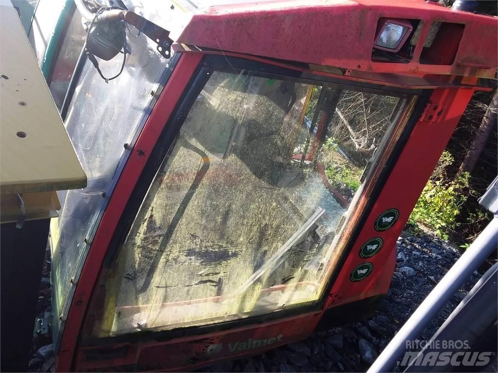 Valmet 941 Kabiner og interiør