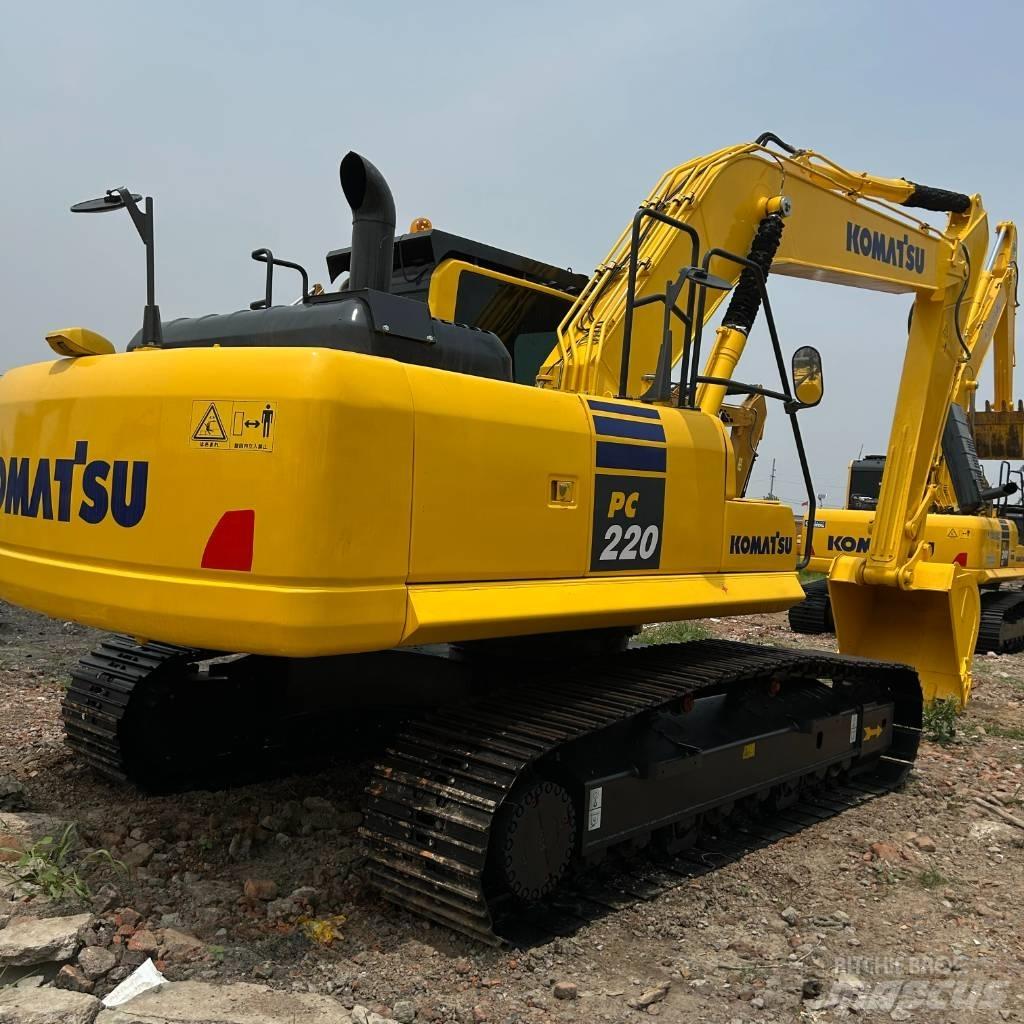 Komatsu 220-8 Gravemaskiner på larvebånd