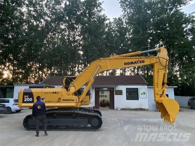 Komatsu PC200-8 Gravemaskiner på larvebånd