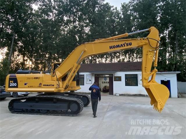 Komatsu PC200-8 Gravemaskiner på larvebånd