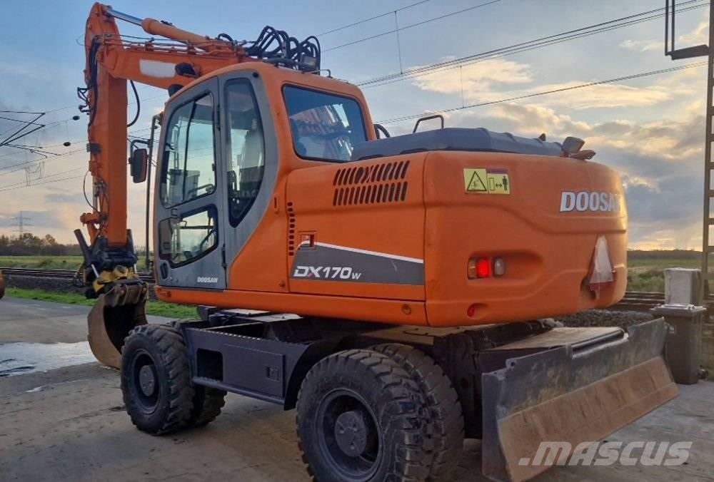 Doosan DX 170 W Gravemaskiner på hjul