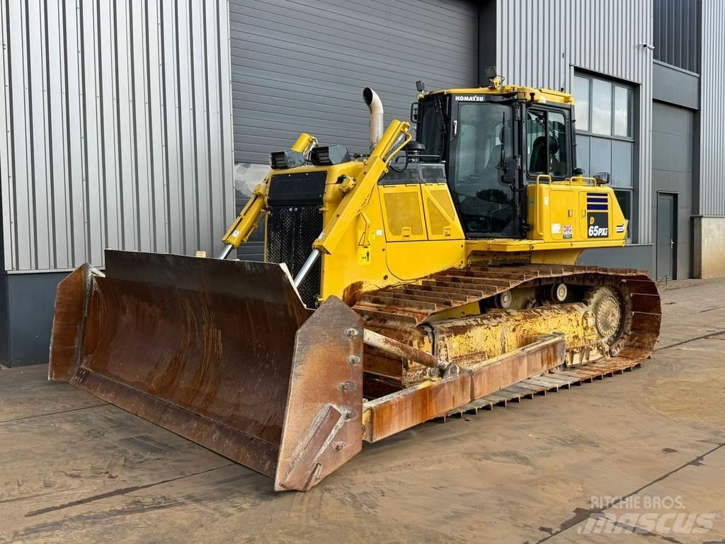 Komatsu D65PXi-18 Bulldozer på larvebånd