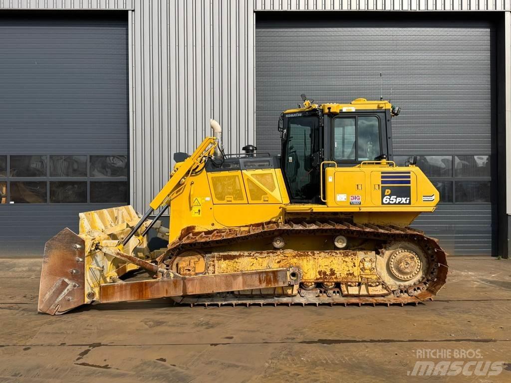 Komatsu D65PXi-18 Bulldozer på larvebånd