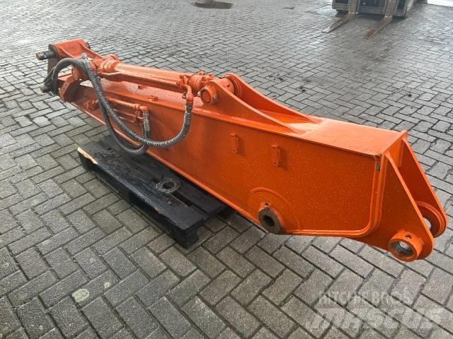 Hitachi ZX 135 Gravemaskiner på larvebånd
