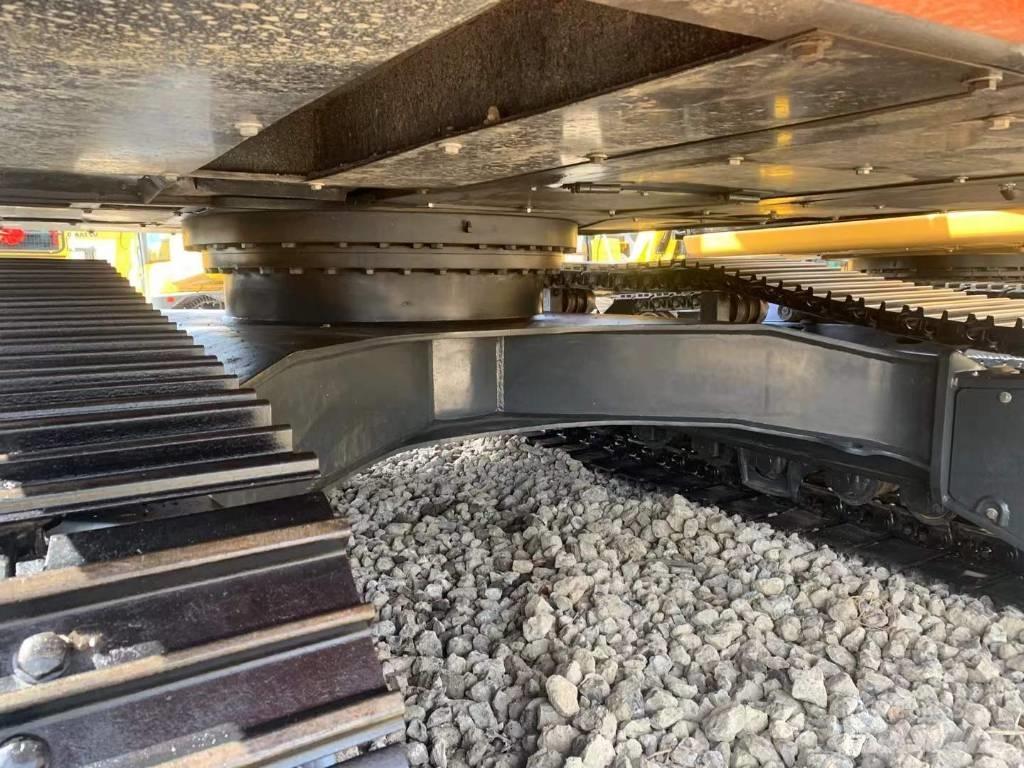 Doosan DX 225 LC Gravemaskiner på larvebånd