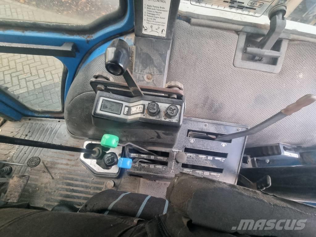 Ford 8210 Traktorer
