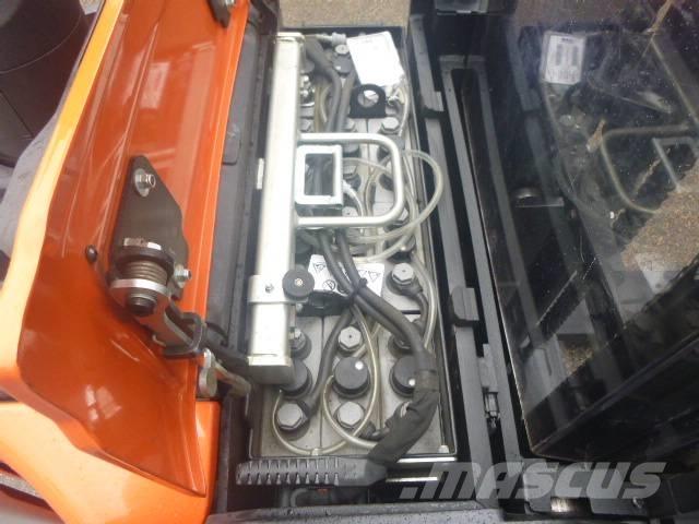 BT SPE 140 L Gaffelstabler med gående fører